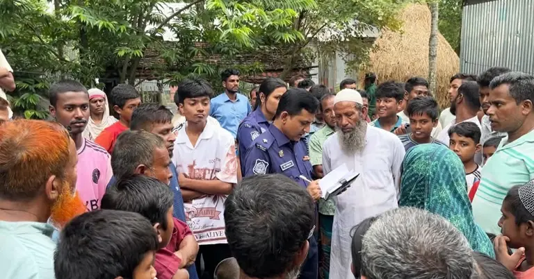 ঘটনাস্থলে পুলিশের পরিদর্শন